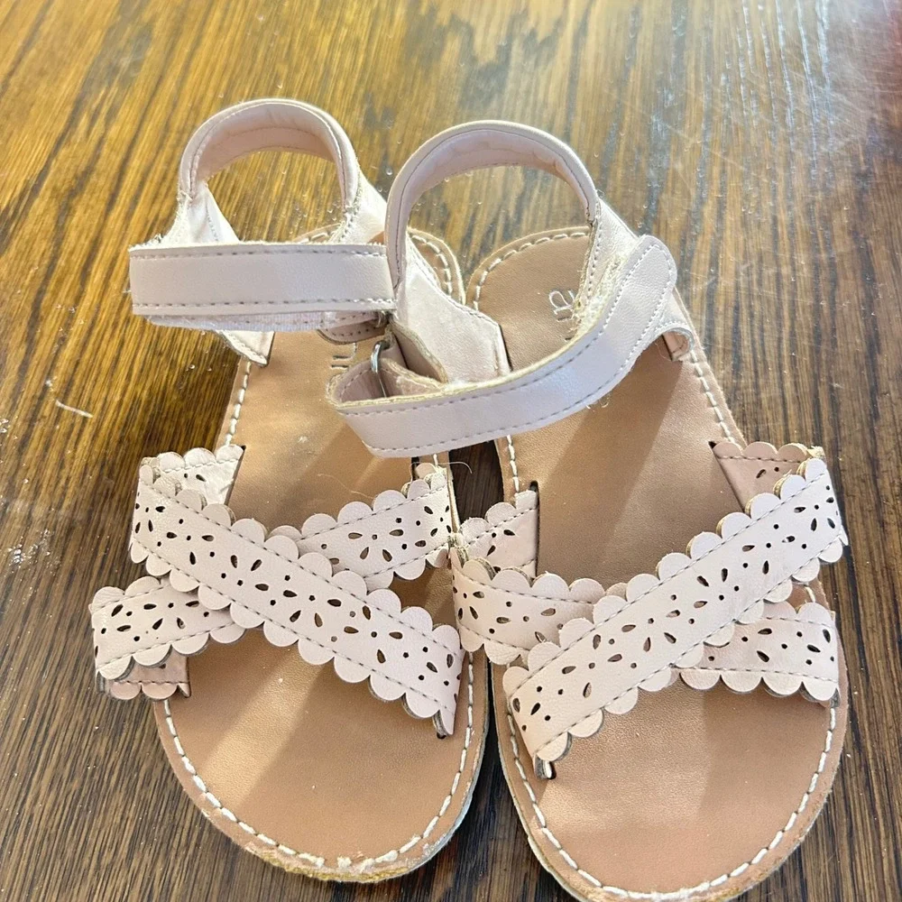 Annie Karen Girls Pink Scalloped Laser Cut Sandals Size 9M Hook Loop Straps